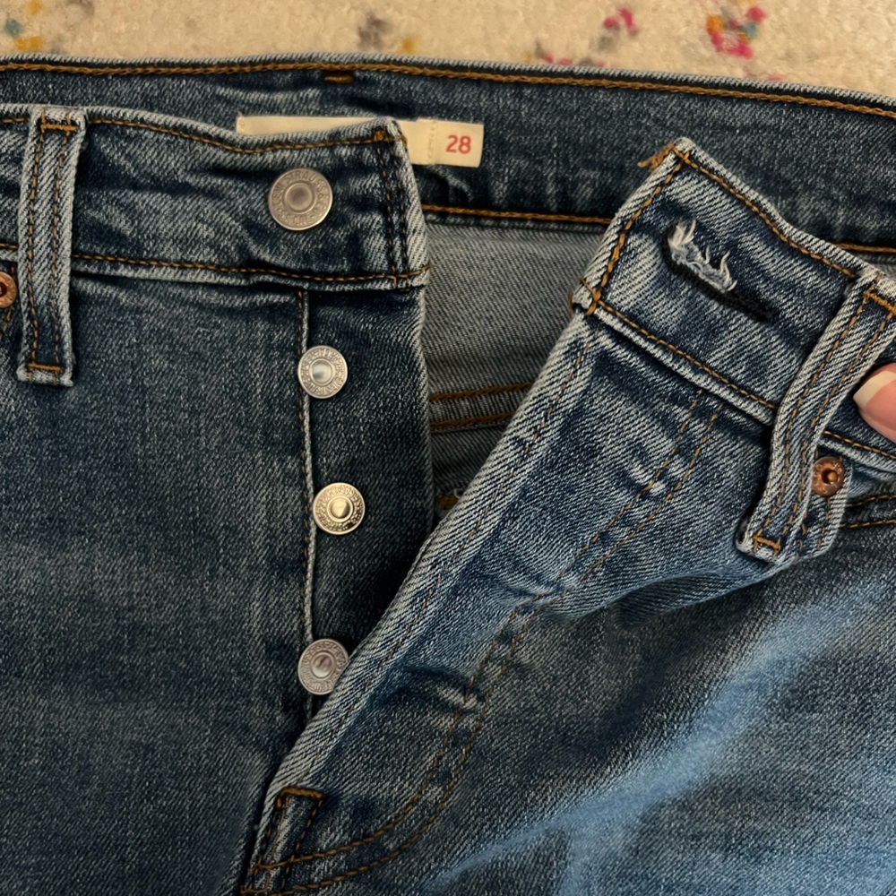 Levi's Wedgie Straight Jeans - Picture 5 of 6